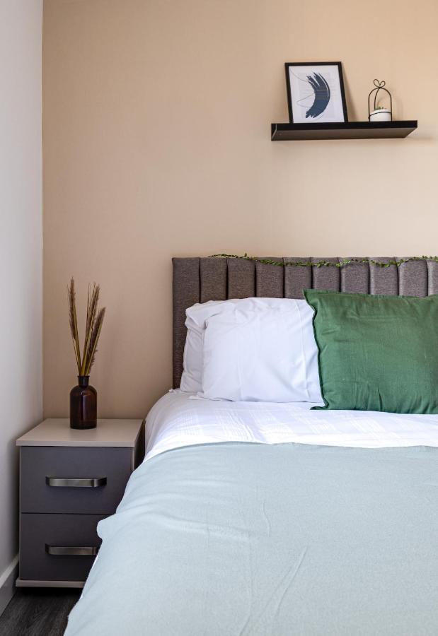 Top Floor Apartment With Private Balcony In Stockport Centre By Hass Haus Екстериор снимка