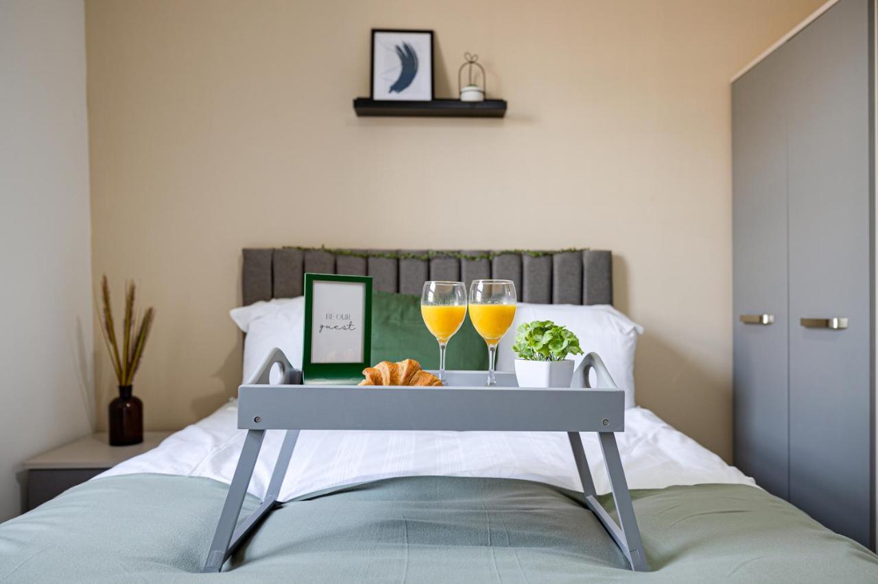 Top Floor Apartment With Private Balcony In Stockport Centre By Hass Haus Екстериор снимка