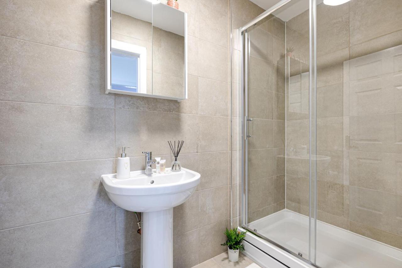 Top Floor Apartment With Private Balcony In Stockport Centre By Hass Haus Екстериор снимка