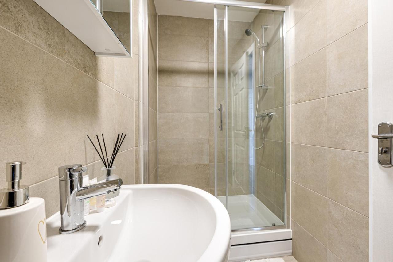 Top Floor Apartment With Private Balcony In Stockport Centre By Hass Haus Екстериор снимка