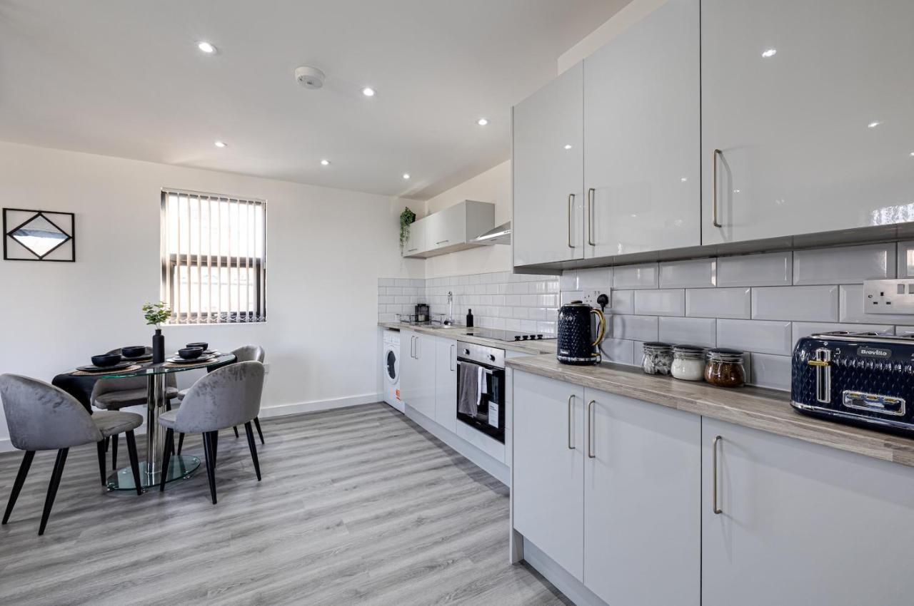 Top Floor Apartment With Private Balcony In Stockport Centre By Hass Haus Екстериор снимка