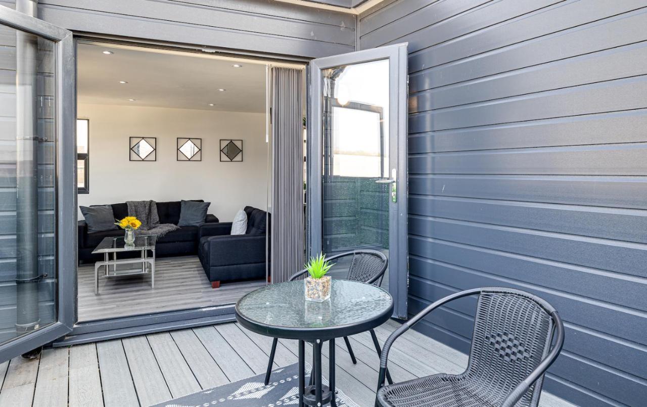 Top Floor Apartment With Private Balcony In Stockport Centre By Hass Haus Екстериор снимка